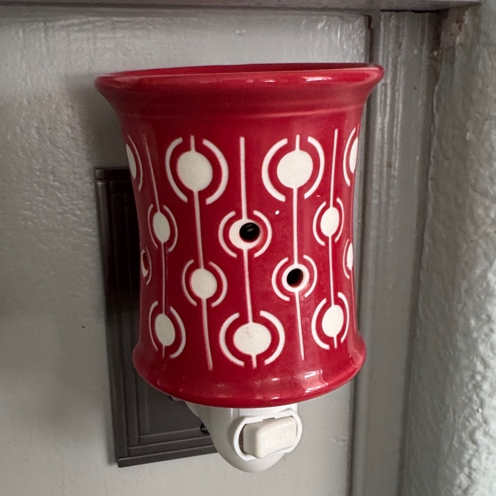 Scentsy red plug-in warmer